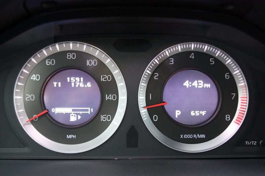  Volvo S60 2010 года  (фото 157 из 226)